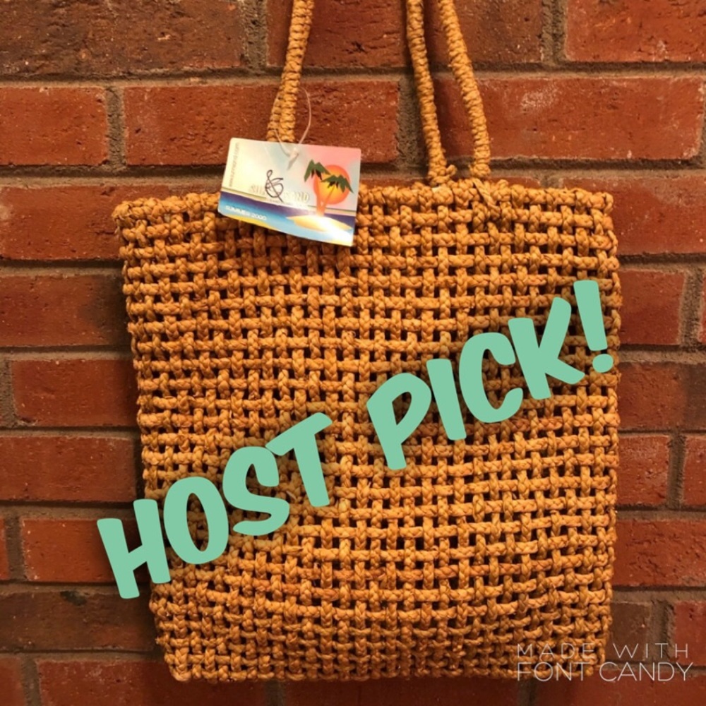 Host Pick! Sun ‘N Sand woven tote